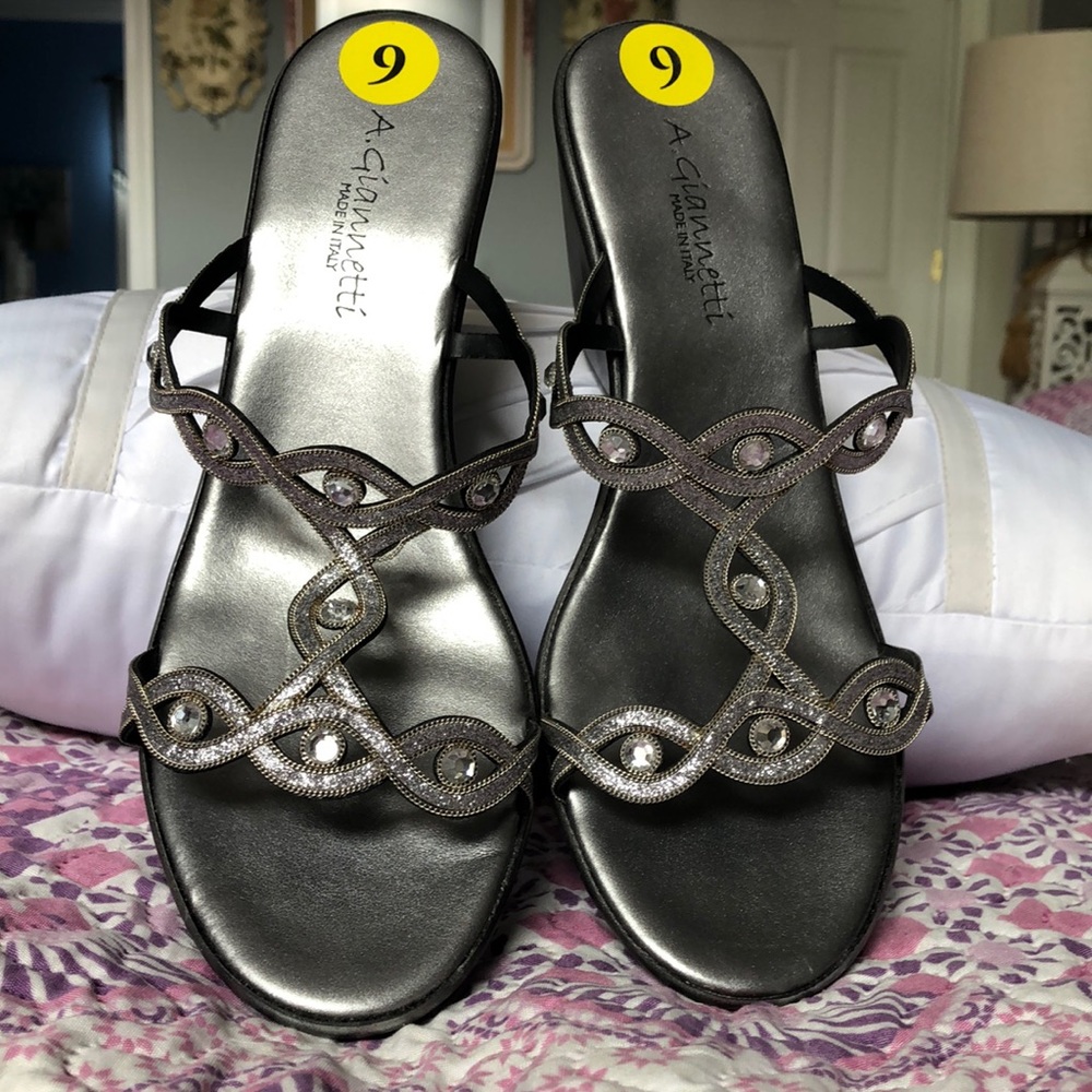 Brand new never warn silver stone wedges